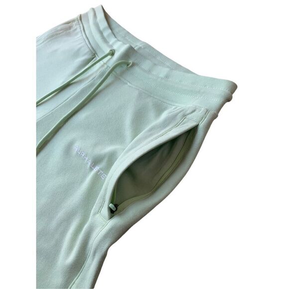 Alphalete Essential Core Shorts In Frozen Spring/Mint Green - Picture 4 of 9